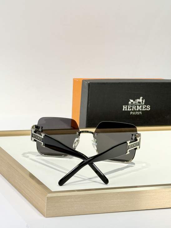 Picture of Hermes Sunglasses _SKUfw70119399fw